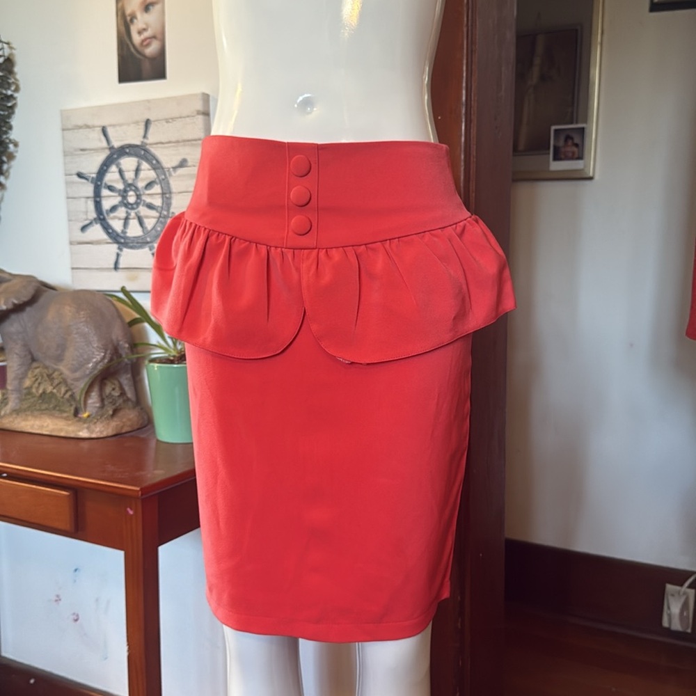 Banyen pinkish/orange button ruffle skirt size M